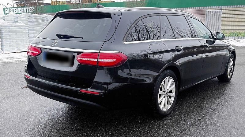 Gebraucht Mercedes E200 150 PS (110 kW) 2018 Schwarz Kombi
