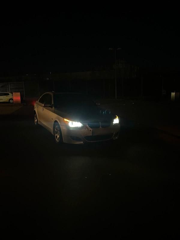 Gebraucht BMW 525 218 PS (160 kW) 2005 Grau Limousine