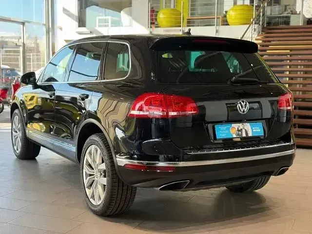 Używany VW Touareg 262 KM (192 kW) 2017 Czarny SUV