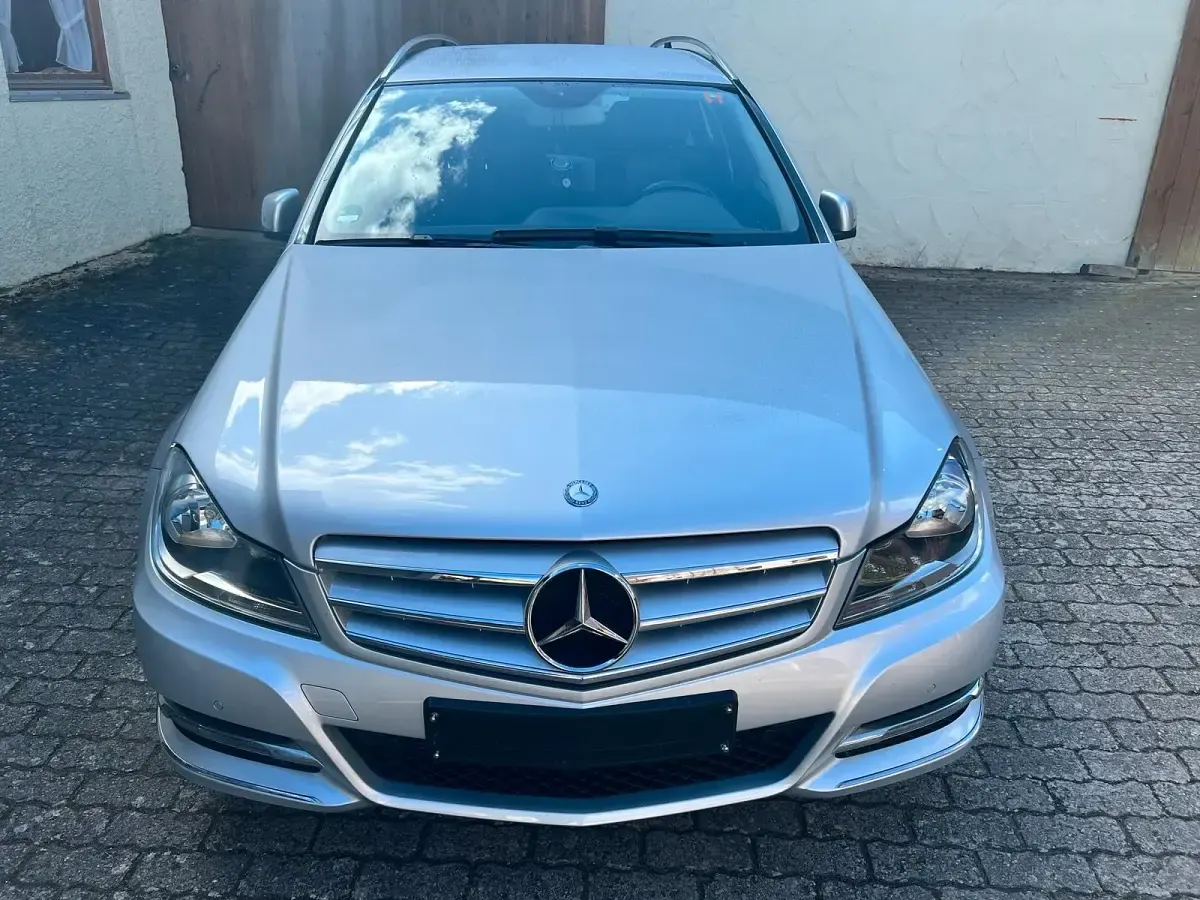 Gebraucht Mercedes C180 156 PS (114 kW) 2014 Silber Kombi