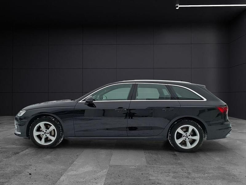 Gebraucht Audi A4 Advanced 204 PS (150 kW) 2021 Mythosschwarz metallic Kombi