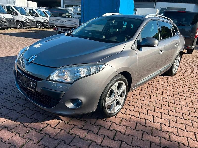 Beige Gebraucht 2011 Renault Mégane GrandTour Dynamique Kombi | 4.200 € - Bild 1/4
