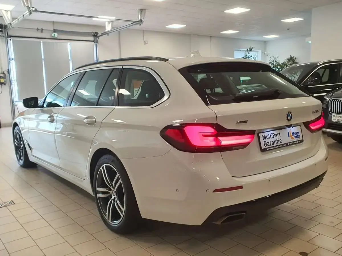 Gebraucht BMW 530 Performance 286 PS (210 kW) 2022 Weiß Limousine