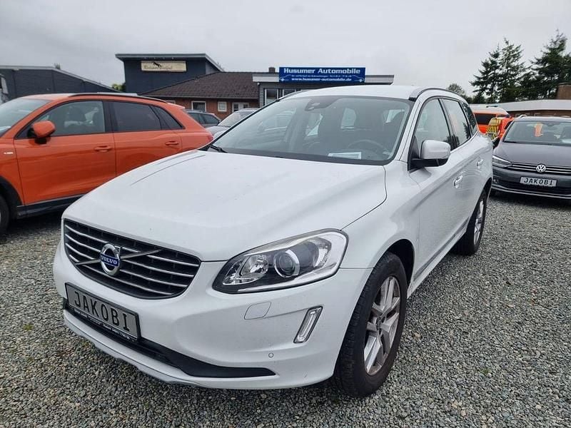 Weiß Gebraucht 2016 Volvo XC60 Summum SUV | 21.990 € (Etwas zu teuer) - Bild 1/4