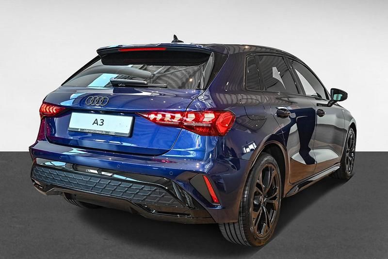 Gebraucht Audi A3 S-Line 150 PS (110 kW) 2025 Navarrablau Limousine