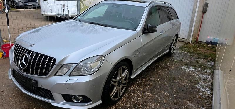 Silber Gebraucht 2011 Mercedes E550 Kombi | 9.000 € - Bild 1/4