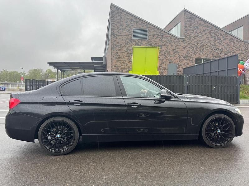 Gebraucht BMW 320 190 PS (139 kW) 2016 Schwarz Limousine
