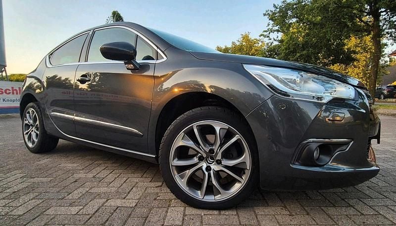 Grau Gebraucht 2013 Citroën DS4 Sport Chic Kleinwagen | 11.900 € (Etwas zu teuer) - Bild 1/4