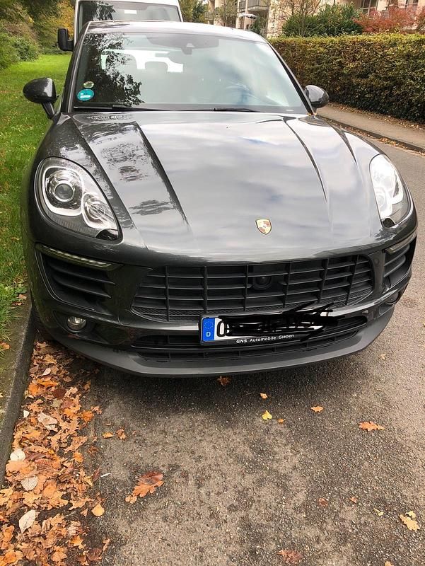 Schwarz Gebraucht 2016 Porsche Macan S SUV | 28.500 € (Superpreis) - Bild 1/4