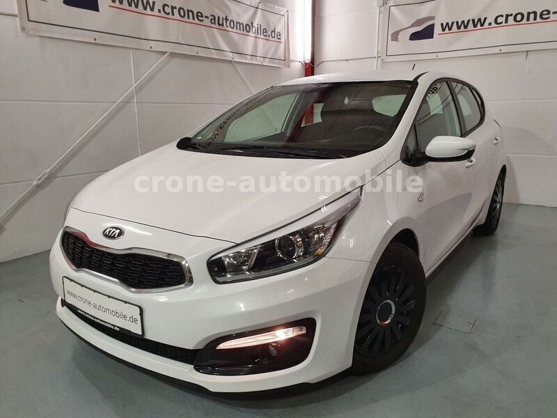 Weiß Gebraucht 2016 Kia Ceed 2 Limousine | 8.995 € (Guter Preis) - Bild 1/4