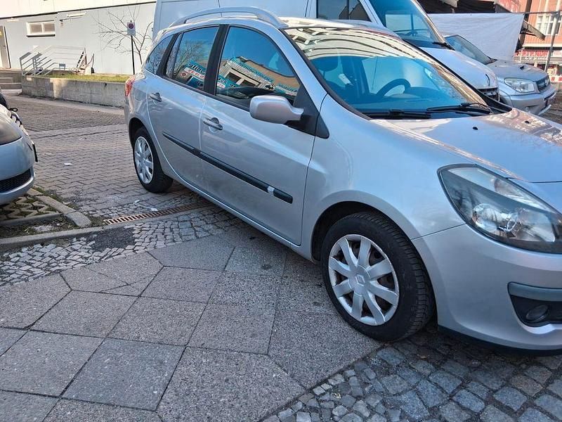 Gebraucht Renault Clio II Dynamique 75 PS (55 kW) 2008 Limousine