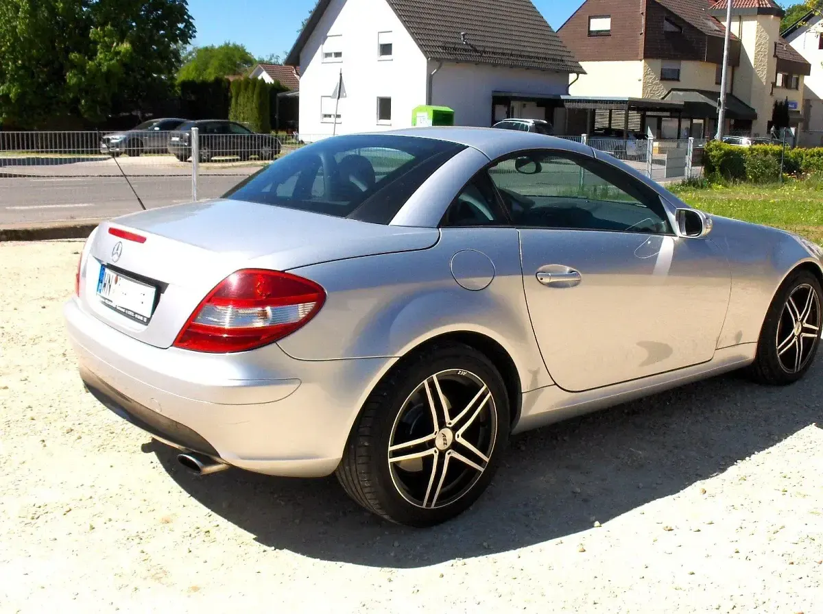 Gebraucht Mercedes SLK350 272 PS (200 kW) 2005 Silber Cabrio