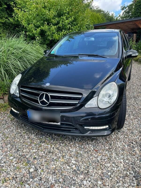Schwarz Gebraucht 2011 Mercedes R350 AMG Van / Kleinbus | 7.000 € (Guter Preis) - Bild 1/4