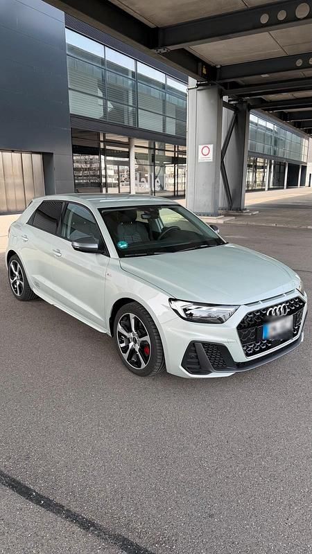 Gebraucht Audi A1 S-Line 207 PS (152 kW) 2025 Grau SUV