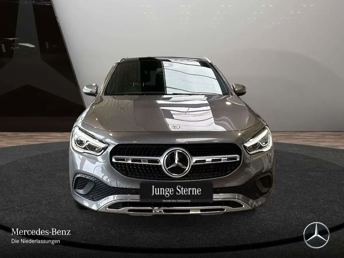 Gebraucht Mercedes GLA200 Progressive 150 PS (110 kW) 2023 Grau SUV