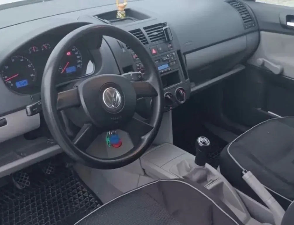 Gebraucht VW Polo Basis 64 PS (47 kW) 2005 Weiß Kleinwagen