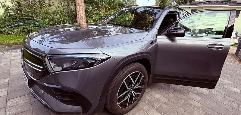 Gebraucht Mercedes EQB300 AMG line 167 kW (228 PS) 2022 Grau SUV