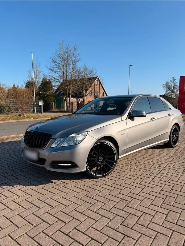 Gebraucht Mercedes E220 170 PS (125 kW) 2012 Limousine