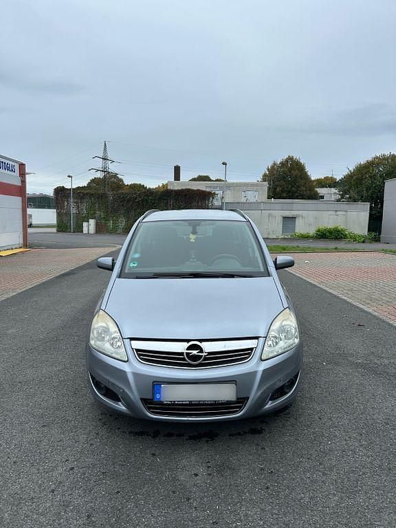 Grau Gebraucht 2008 Opel Zafira Van / Kleinbus | 2.600 € (Fairer Preis) - Bild 1/4