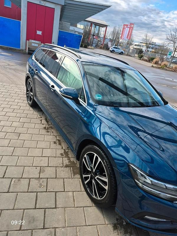Gebraucht VW Passat 2021 Blau Kombi