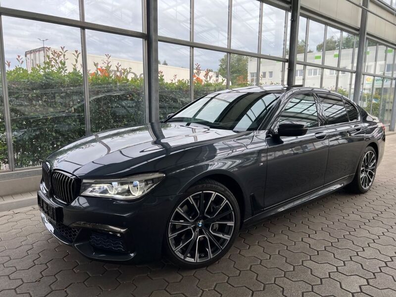 Singapur grau metallic Gebraucht 2016 BMW 730 M Sport Limousine | 33.899 € (Fairer Preis) - Bild 1/4