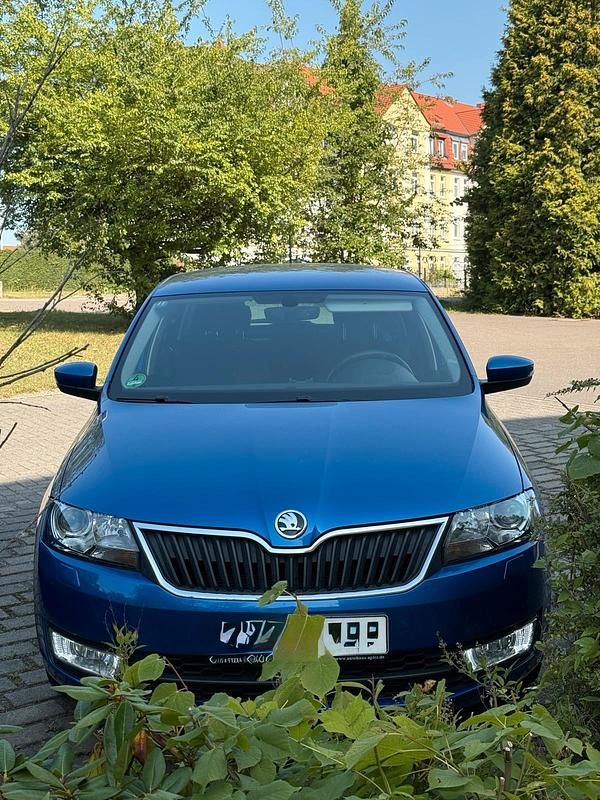 Blau Gebraucht 2017 Skoda Rapid Kombi | 9.500 € (Fairer Preis) - Bild 1/4