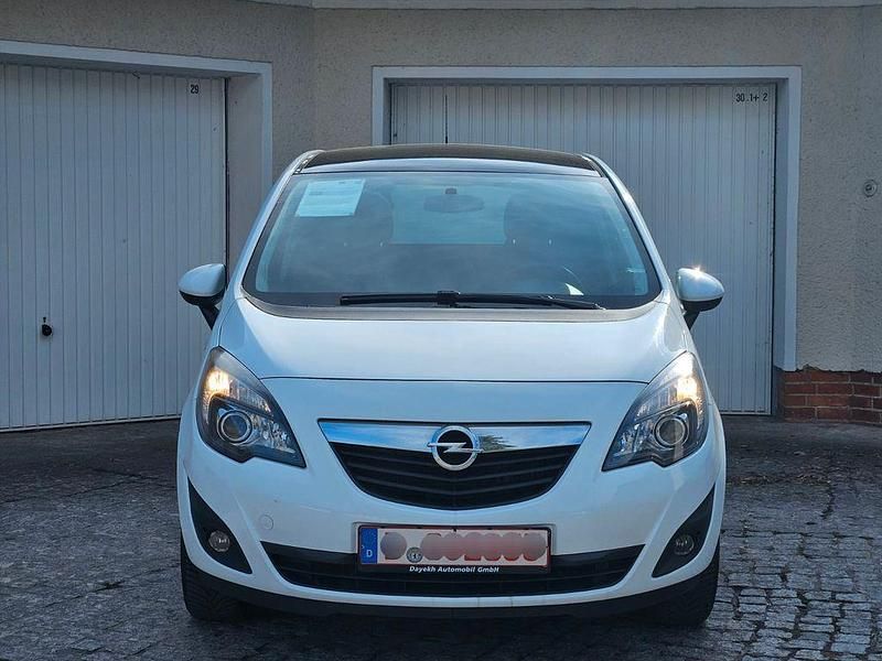 Gebraucht Opel Meriva Design Edition 120 PS (88 kW) 2011 Weiß Van / Kleinbus