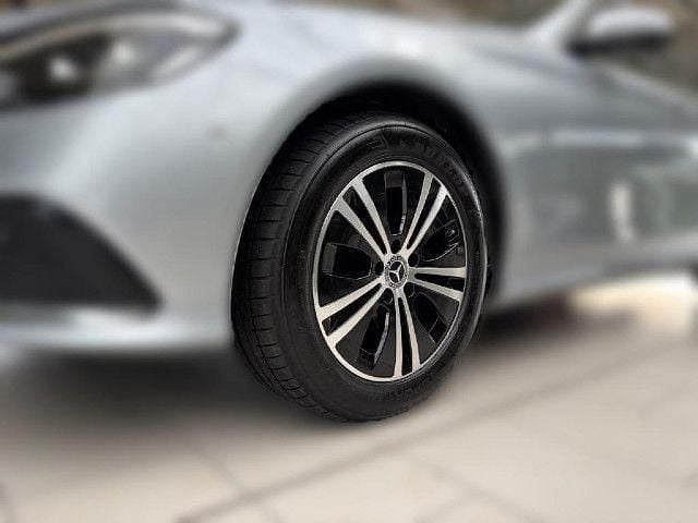 Gebraucht Mercedes E220 Avantgarde 194 PS (142 kW) 2022 Silber Limousine