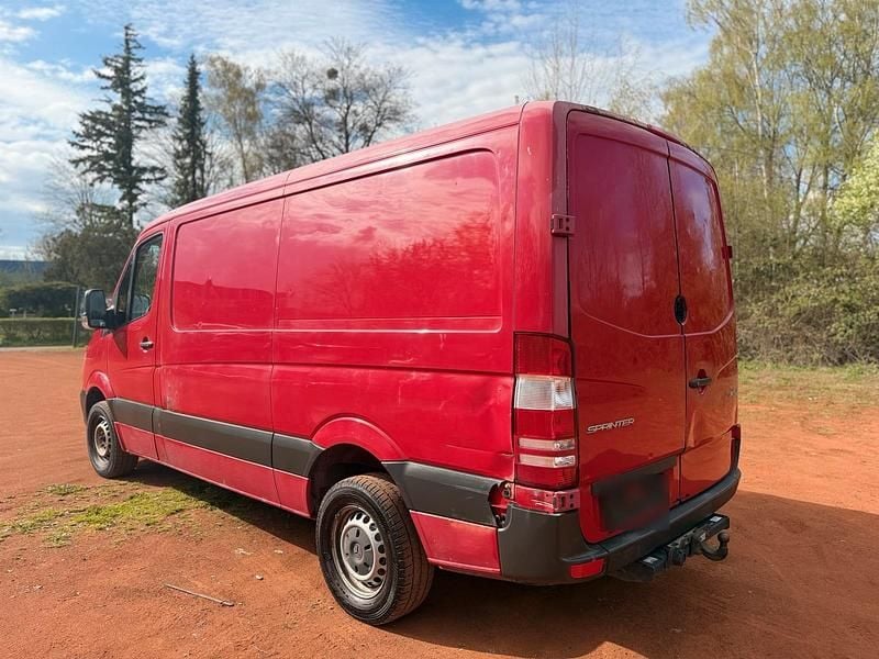 Second-hand Mercedes Sprinter 163 CP (119 kW) 2018 Roșu Van