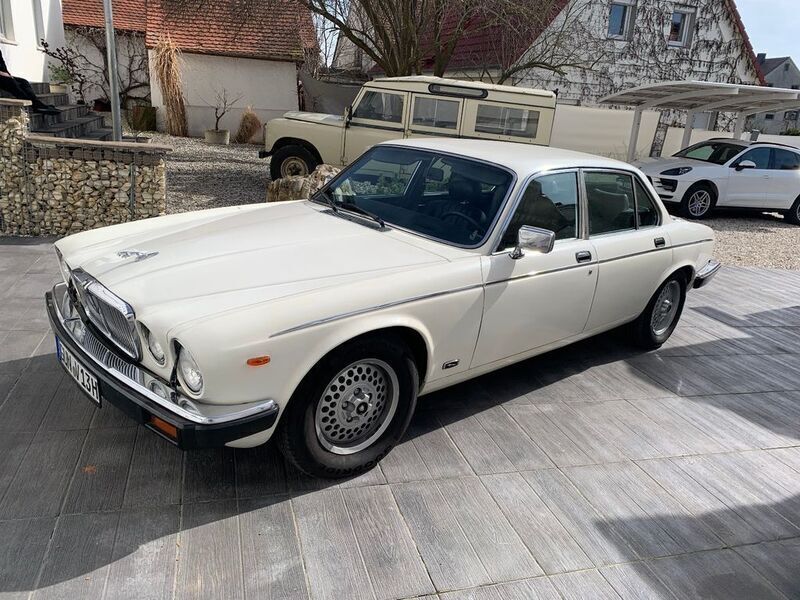 Weiß Gebraucht 1982 Jaguar XJ6 Sovereign Limousine | 18.500 € - Bild 1/4