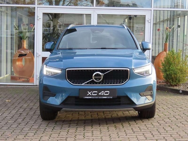 Gebraucht Volvo XC40 Core 163 PS (119 kW) 2025 Blau SUV