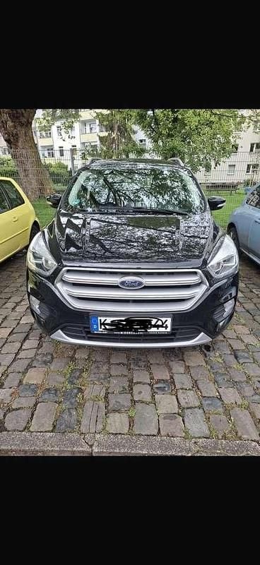 Schwarz Gebraucht 2018 Ford Kuga Cool & Connect SUV | 11.000 € (Superpreis) - Bild 1/4