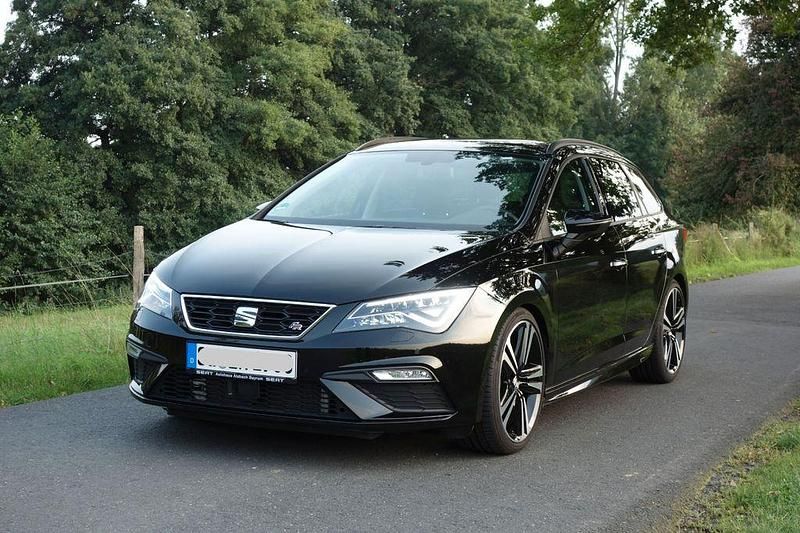 Schwarz Gebraucht 2017 Seat Leon ST CUPRA Kombi | 12.490 € (Fairer Preis) - Bild 1/4