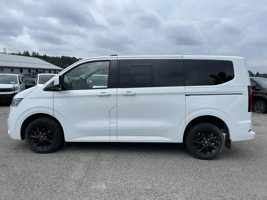Neu VW Caravelle Style 150 PS (110 kW) 2026 Weiß Van