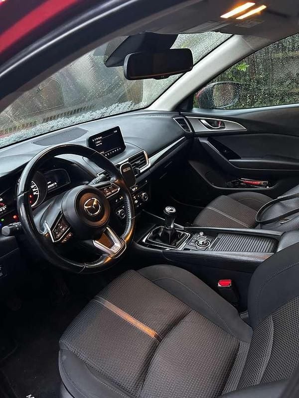 Gebraucht Mazda 3 Signature 120 PS (88 kW) 2018 Rot Limousine