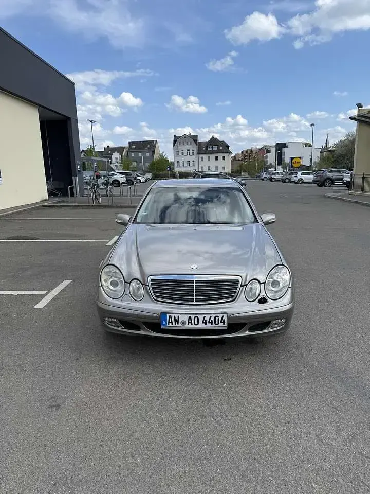 Gebraucht Mercedes E200 Classic 122 PS (89 kW) 2004 Limousine