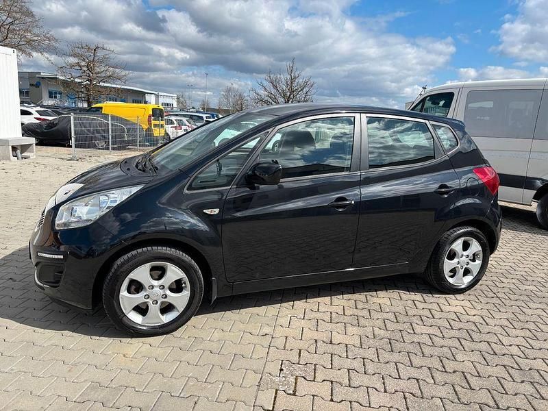 Gebraucht Kia Venga 90 PS (66 kW) 2015 Schwarz Kleinwagen