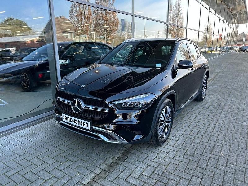 Gebraucht Mercedes GLA200 Advanced 150 PS (110 kW) 2025 Nachtschwarz SUV