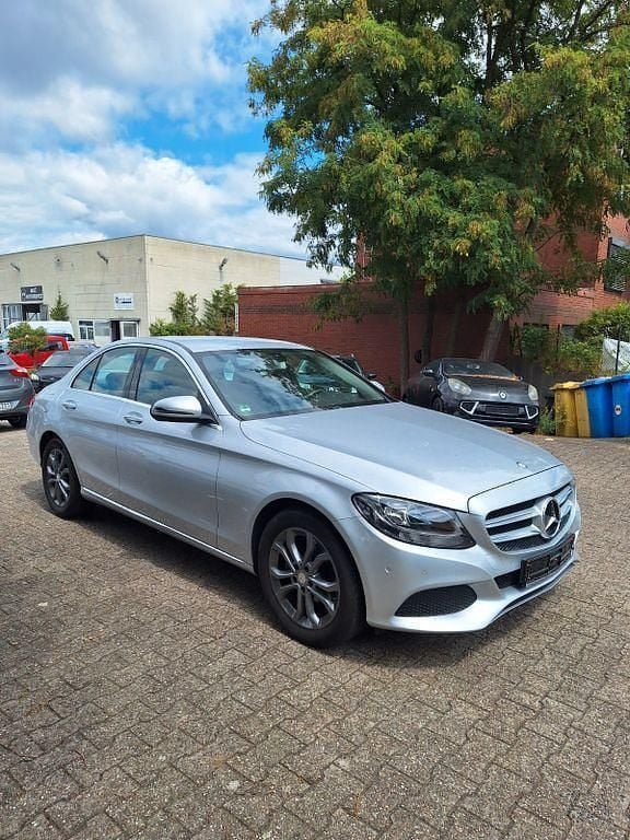 Silber Gebraucht 2016 Mercedes C180 Limousine | 17.699 € (Guter Preis) - Bild 1/4