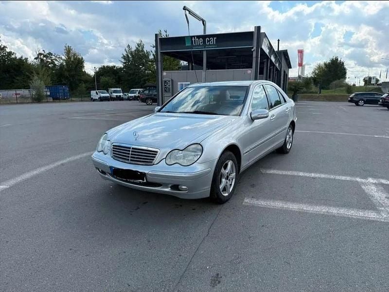 Silber Gebraucht 2004 Mercedes C200 Classic Limousine | 1.500 € (Superpreis) - Bild 1/4