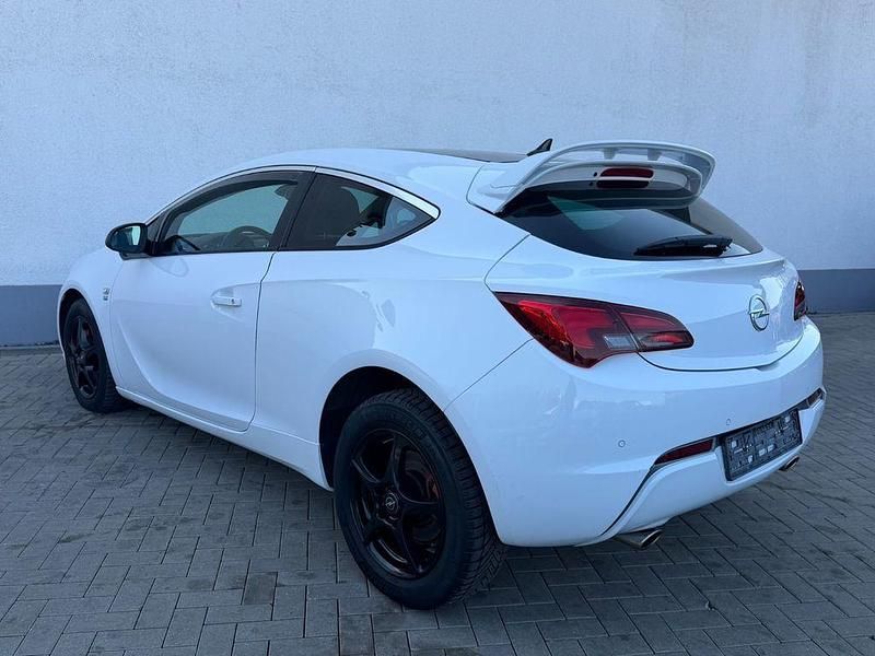 Gebraucht Opel Astra GTC 200 PS (147 kW) 2014 Weiß Coupé