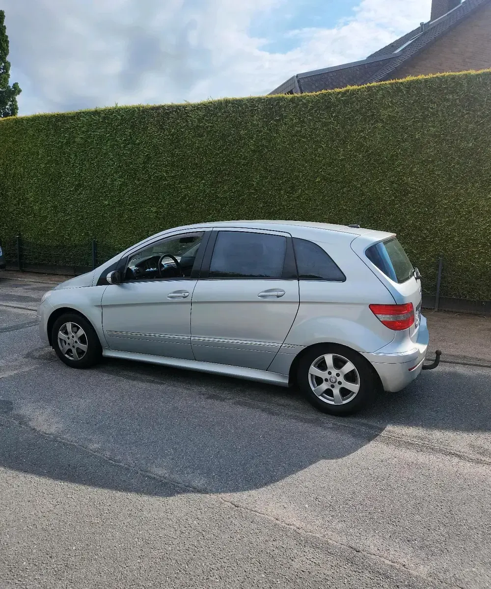 Gebraucht Mercedes B150 2007 Silber Van / Kleinbus