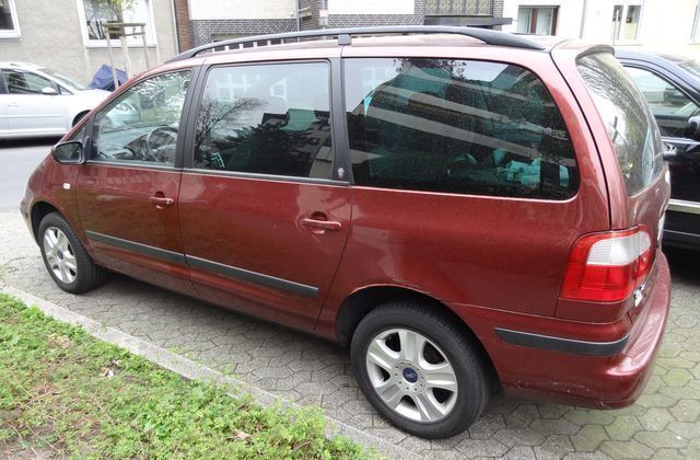 Gebraucht Ford Galaxy Ghia 116 PS (85 kW) 2001 Rot metallic Van / Kleinbus