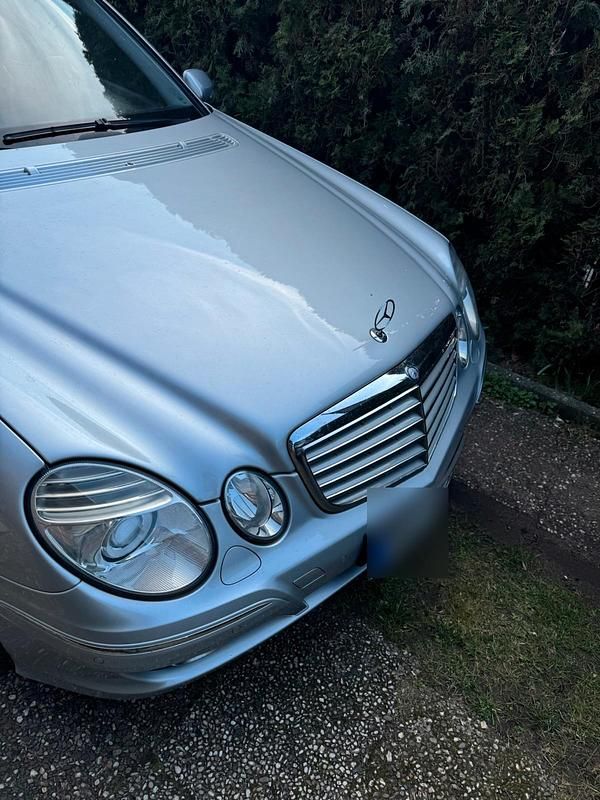 Gebraucht Mercedes E220 2007 Silber Limousine