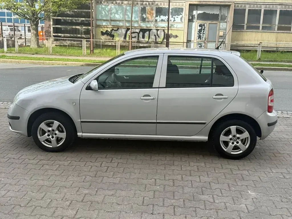 Gebraucht Skoda Fabia Ambiente 75 PS (55 kW) 2007 Silber Limousine