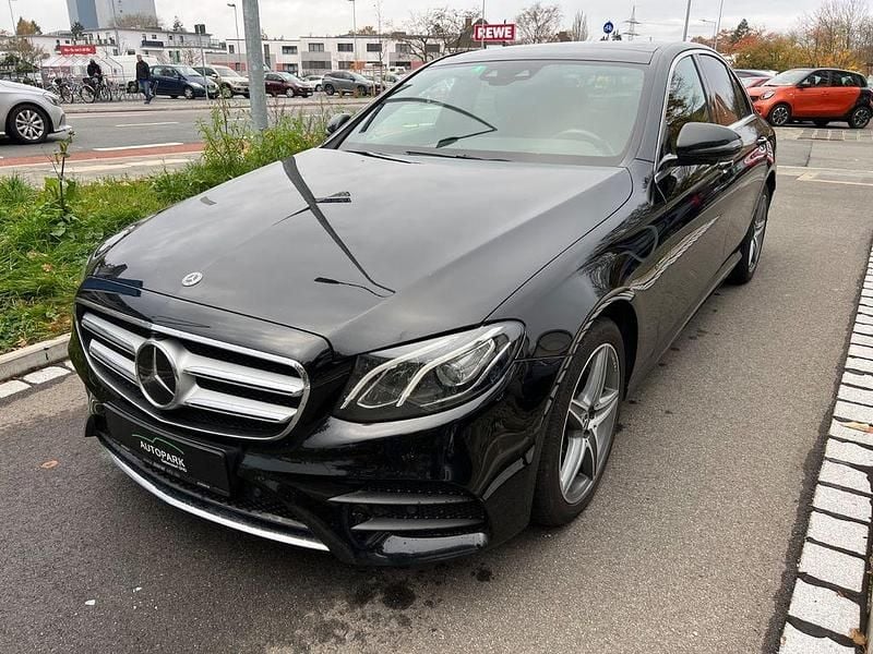Gebraucht Mercedes E300 AMG 194 PS (142 kW) 2019 Schwarz Limousine