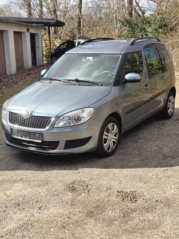Gebraucht Skoda Roomster 105 PS (77 kW) 2010 Silber Van / Kleinbus