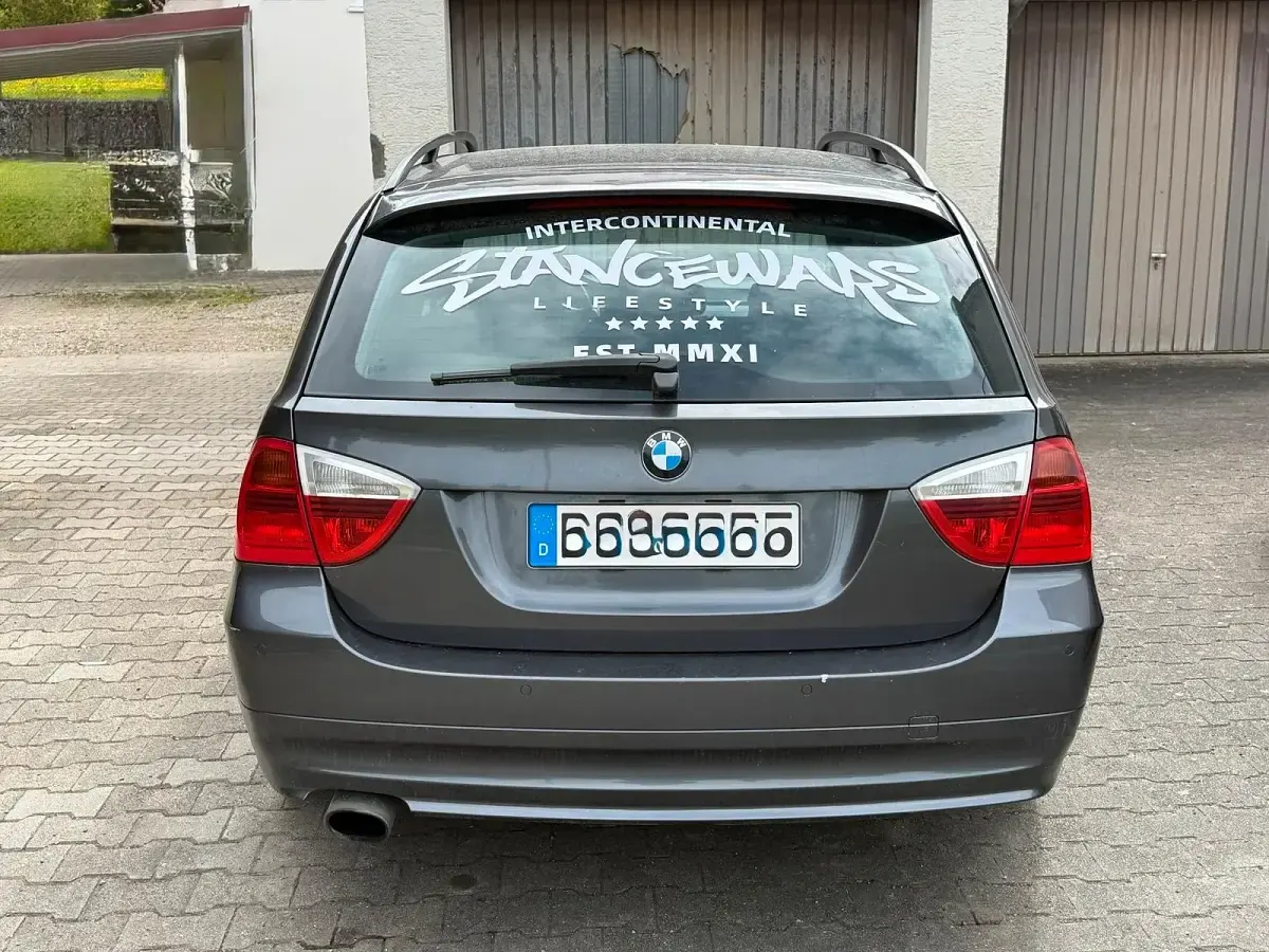 Gebraucht BMW 320 177 PS (130 kW) 2008 Grau Kombi