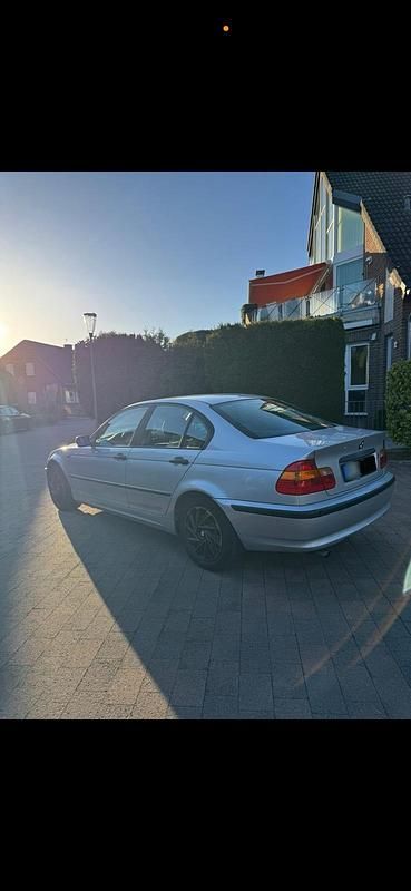 Gebraucht BMW 318 145 PS (106 kW) 2002 Grau Limousine