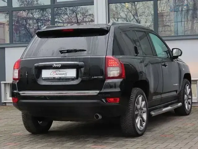 Gebraucht Jeep Compass Limited 170 PS (125 kW) 2016 Schwarz SUV